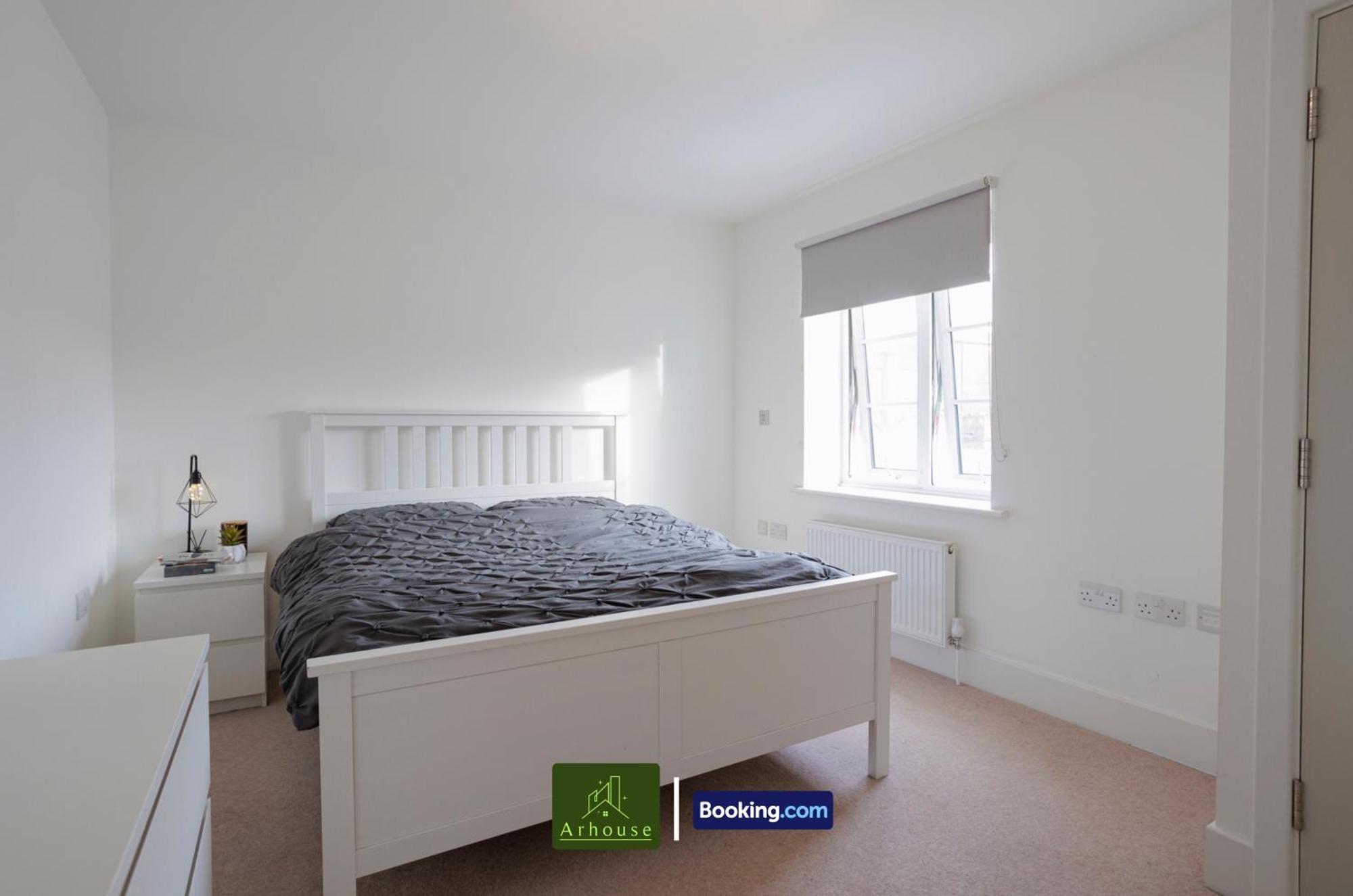 One Bedroom Apartment By Arhouse Apartments Short Lets & Serviced Accommodation Kingston With Free Wifi Kingston upon Thames  Exterior foto