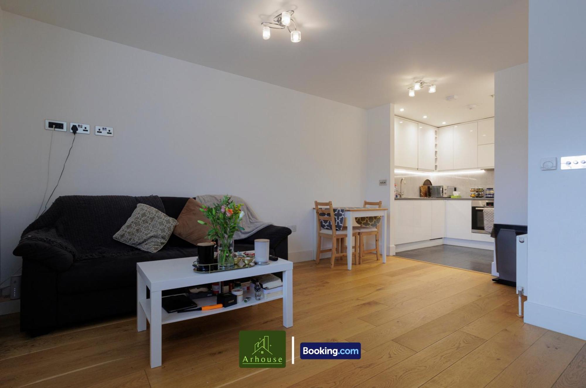 One Bedroom Apartment By Arhouse Apartments Short Lets & Serviced Accommodation Kingston With Free Wifi Kingston upon Thames  Exterior foto