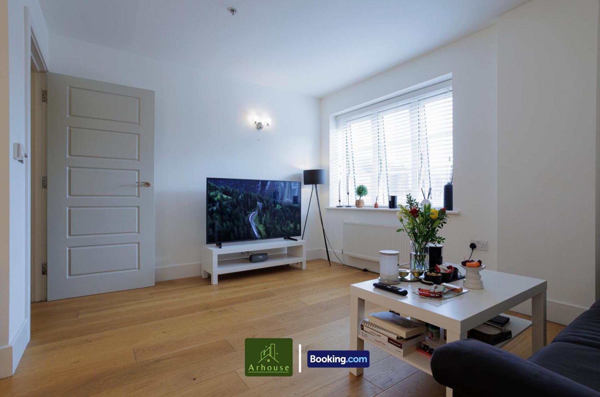 One Bedroom Apartment By Arhouse Apartments Short Lets & Serviced Accommodation Kingston With Free Wifi Kingston upon Thames  Exterior foto