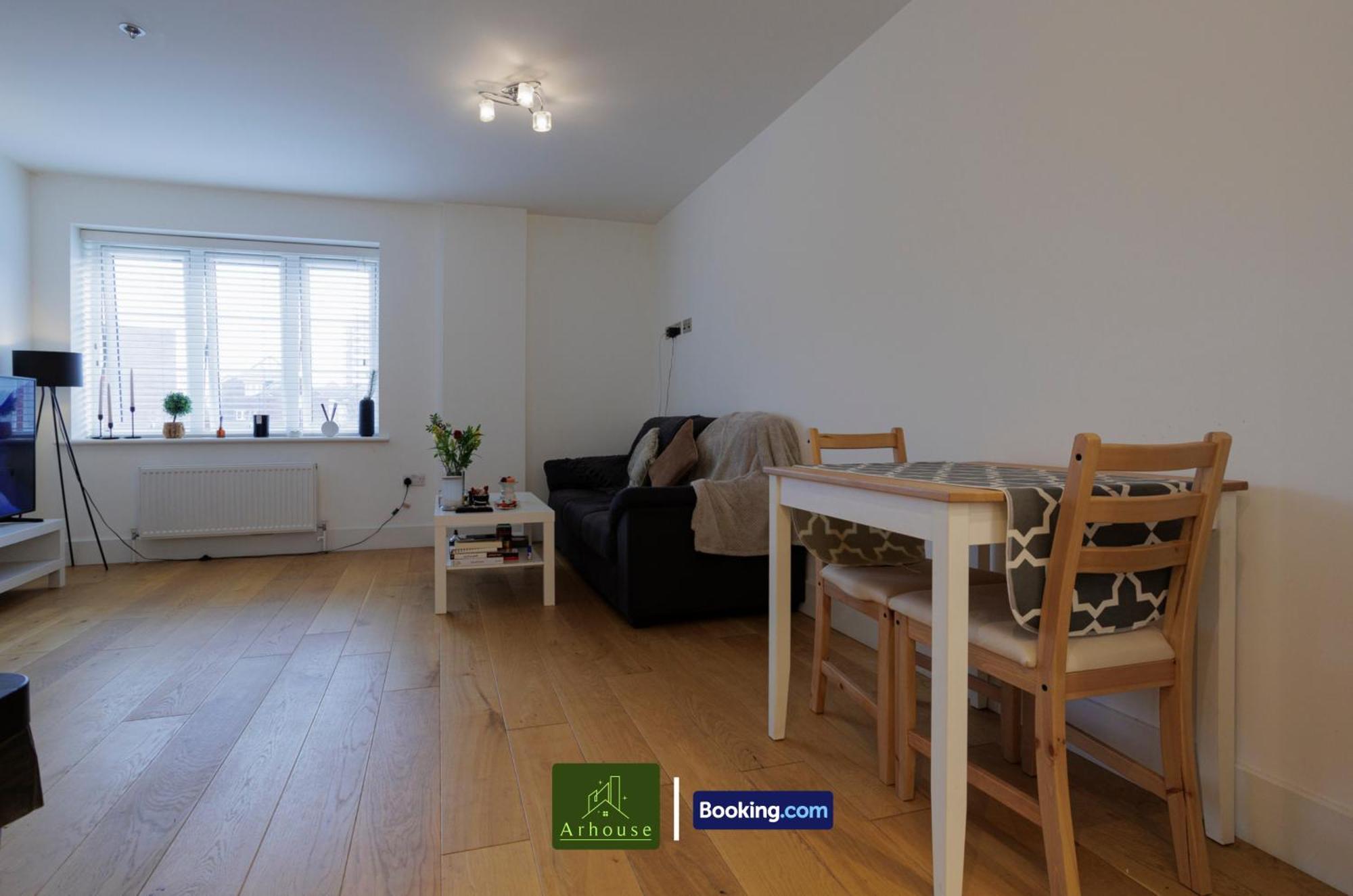 One Bedroom Apartment By Arhouse Apartments Short Lets & Serviced Accommodation Kingston With Free Wifi Kingston upon Thames  Exterior foto