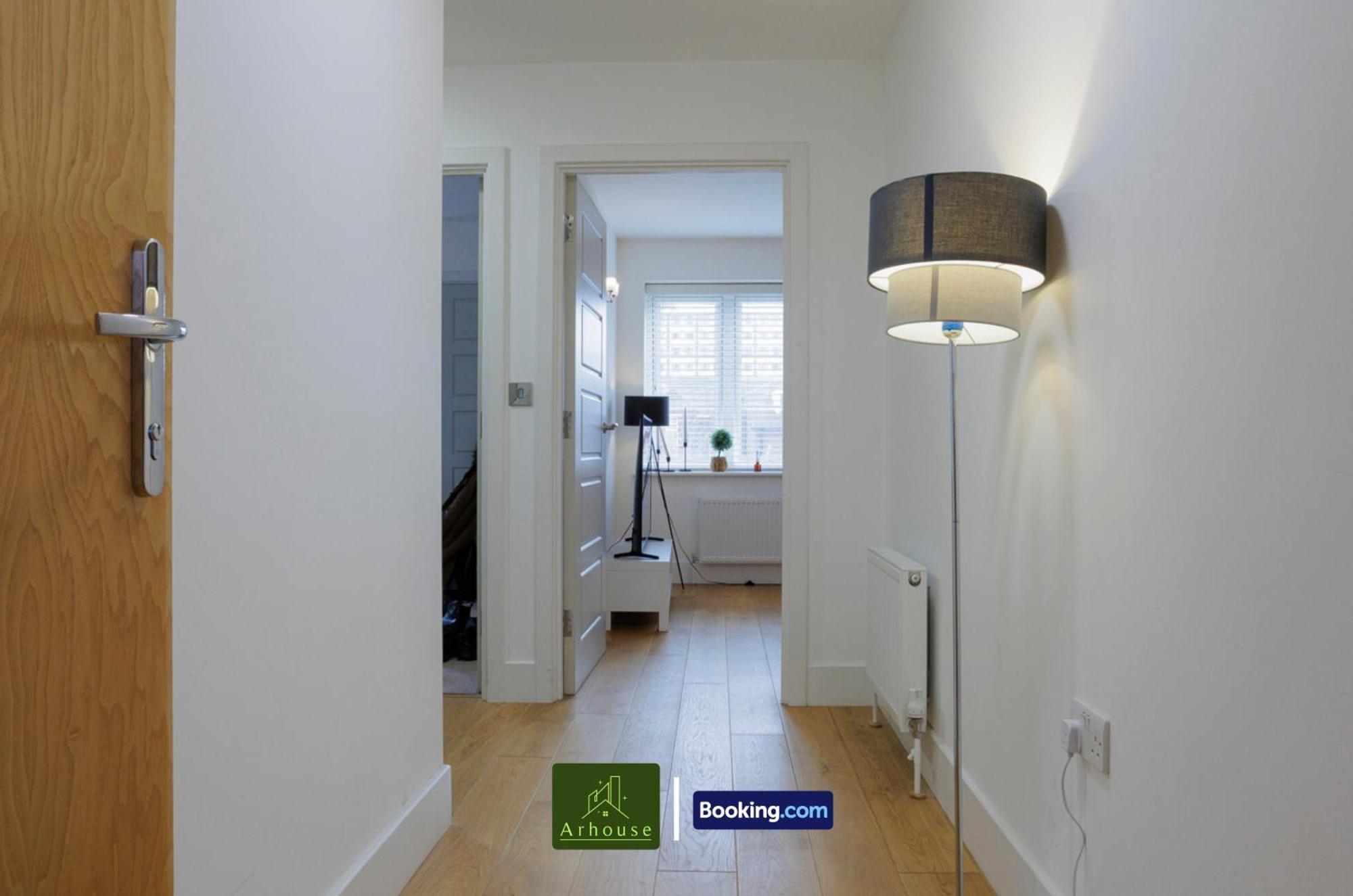 One Bedroom Apartment By Arhouse Apartments Short Lets & Serviced Accommodation Kingston With Free Wifi Kingston upon Thames  Exterior foto