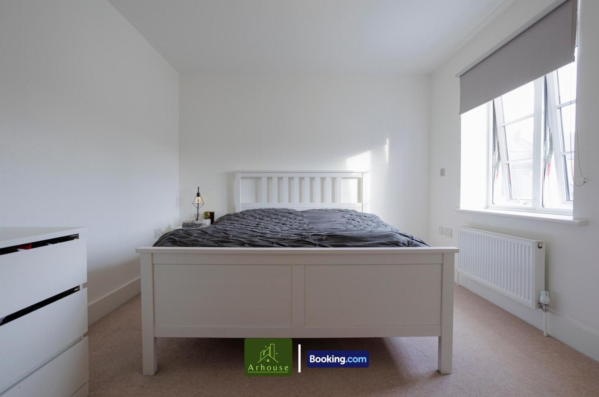 One Bedroom Apartment By Arhouse Apartments Short Lets & Serviced Accommodation Kingston With Free Wifi Kingston upon Thames  Exterior foto