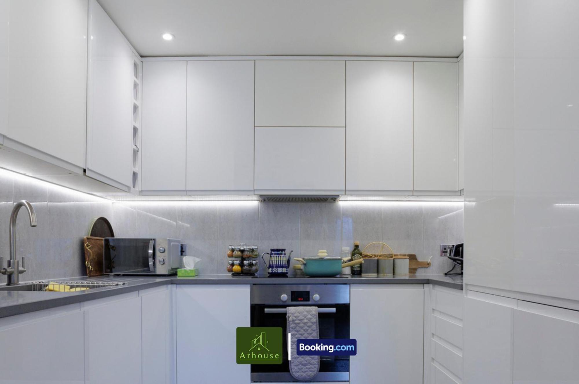 One Bedroom Apartment By Arhouse Apartments Short Lets & Serviced Accommodation Kingston With Free Wifi Kingston upon Thames  Exterior foto